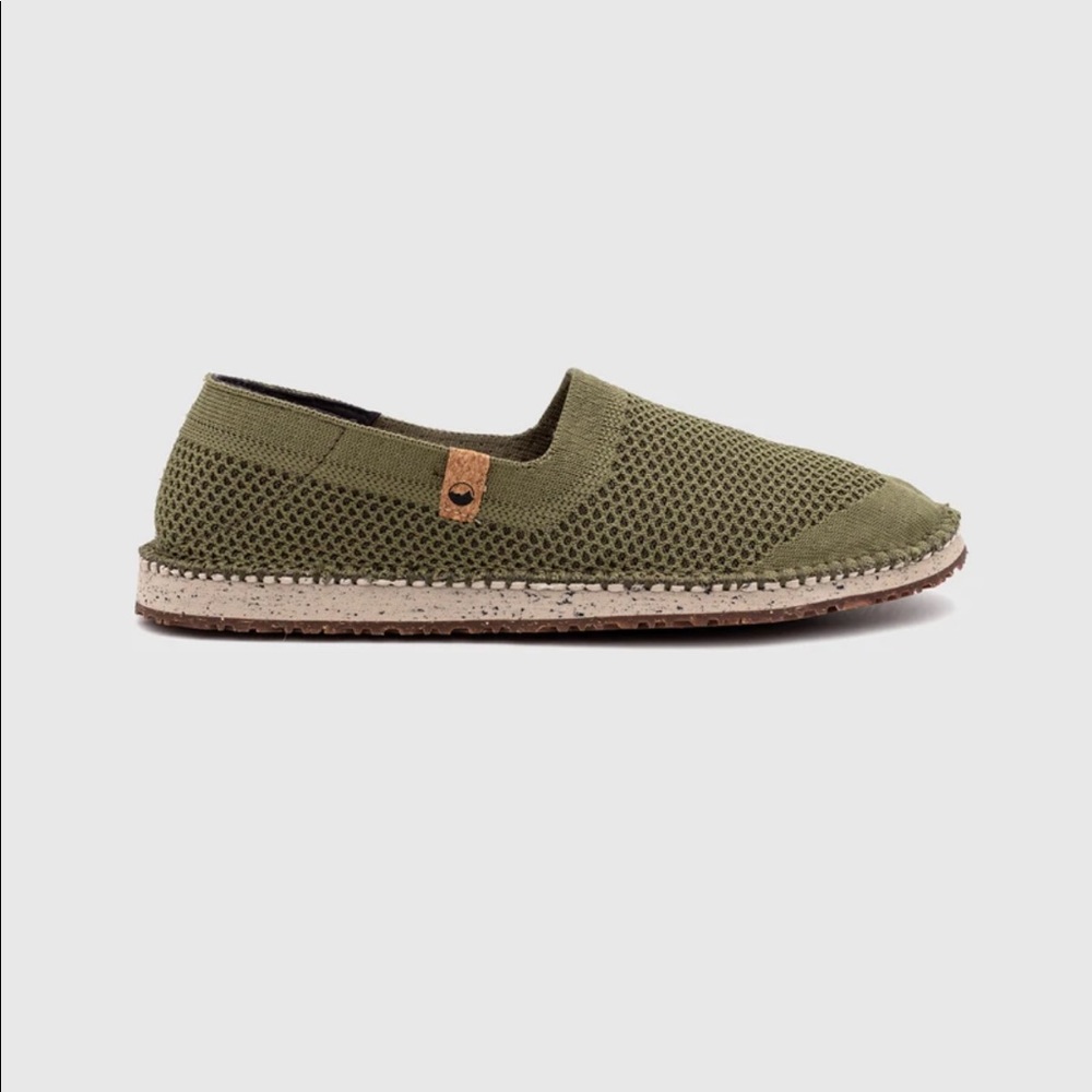 Saola Womens, Size 8.5, NWT, Burnt Olive, VEGAN